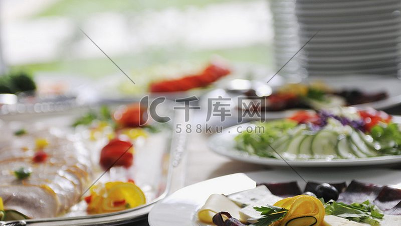 食品招商加盟的核心是产品品质。在挑选品牌时，要关注以下几个方面：